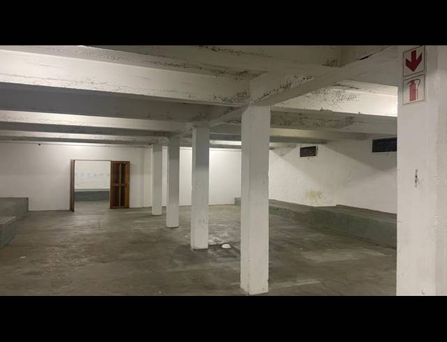 2,100M² WAREHOUSE TO LET IN PARAMOUNT ESTATE